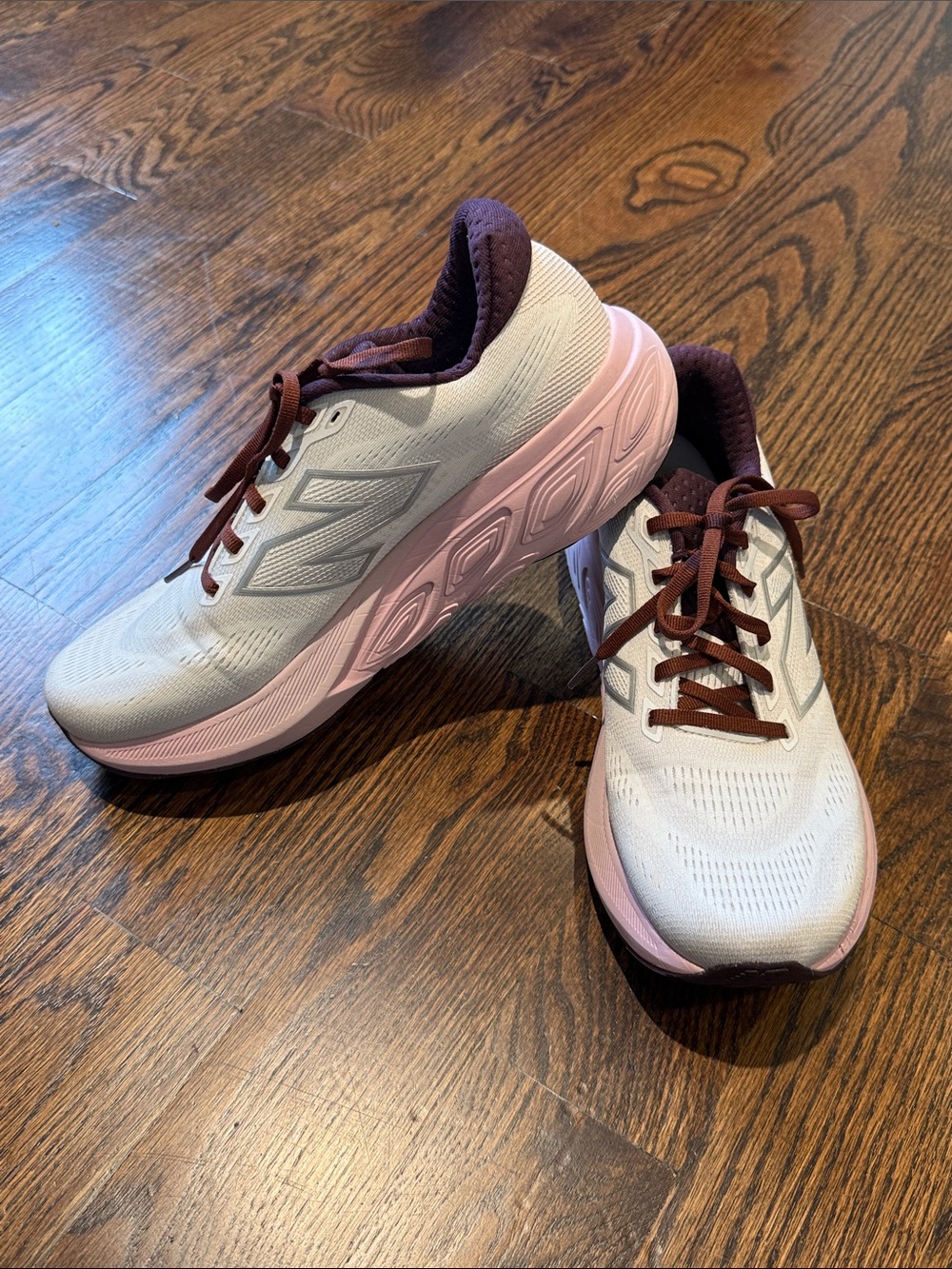Women's Sneakers New Balance Fresh Foam X 880 v15 Purple Pink White 10.5